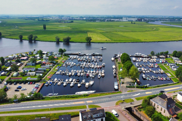 Dronefoto van het terrein